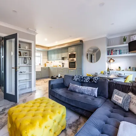Finnehy Townhouse Hébergement de vacances *