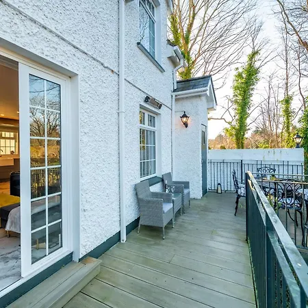 Finnehy Townhouse *